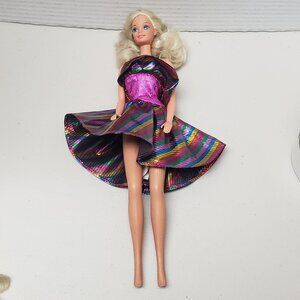 Barbie Doll Fantasy Fashions #8242 1989 (Rainbow Shimmer Dress)
